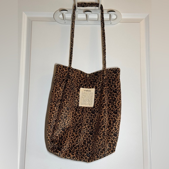 C'est La Vie Leopard Print Tote Bag - Picture 13 of 14